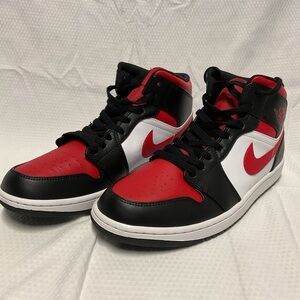 Nike Jordan 1 Mid | M 10.5 | Red and Black